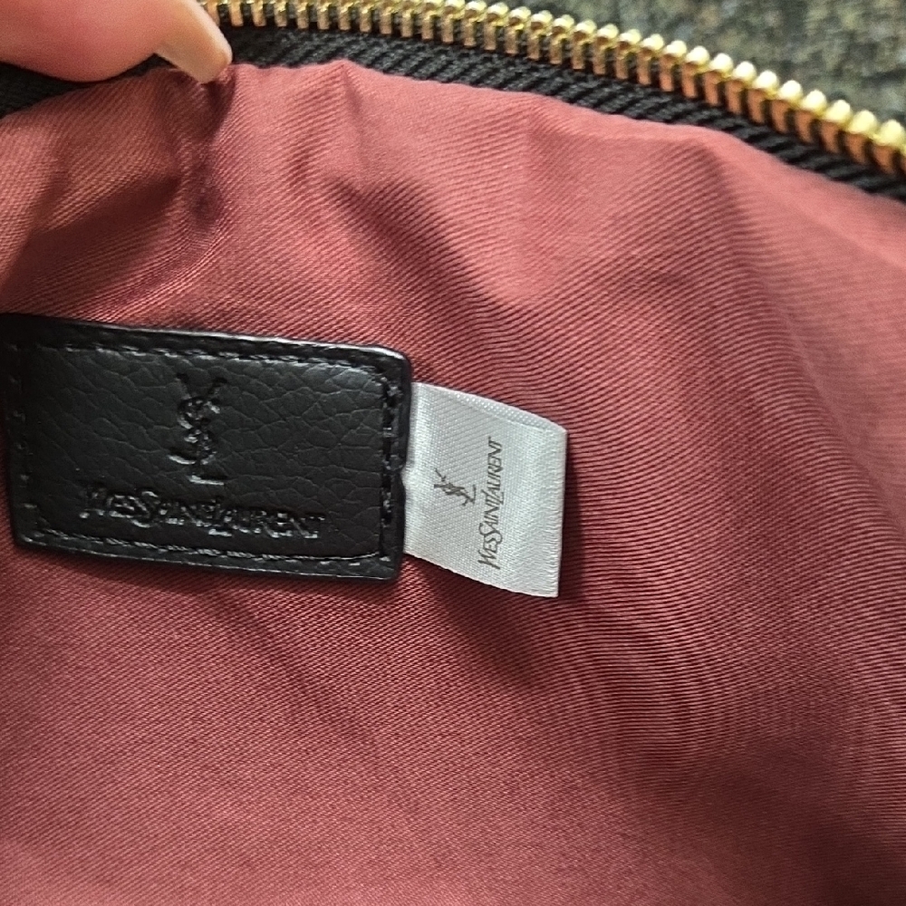 Yves Saint Laurent Black Quilted purse - Picture 2 of 5